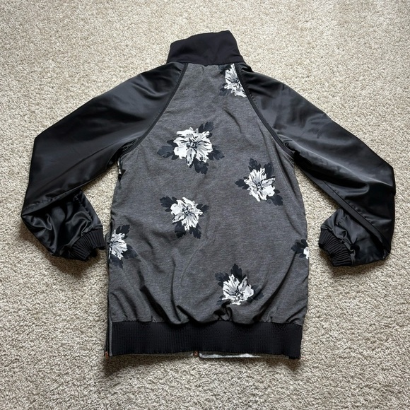 Lululemon Both Ways Bomber - Picture 4 of 6